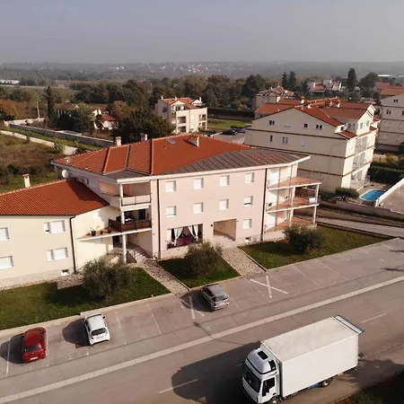 아파트 In Porec/istrien 38217 포레치